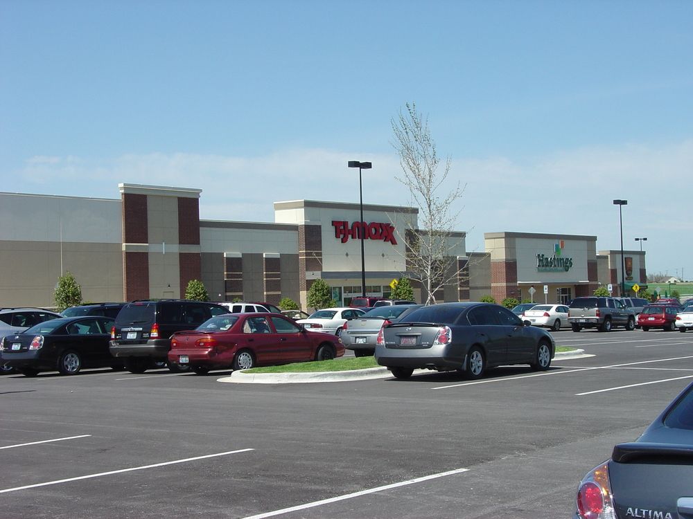 Richmond Centre: Barnes Mill Road & I-75, Richmond, KY 40475